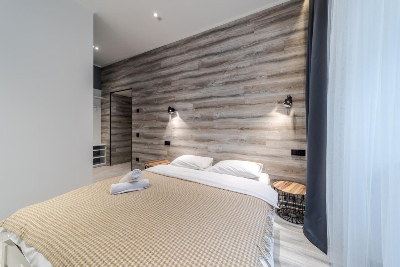 Staroevreyska Apartment B Lviv Bagian luar foto