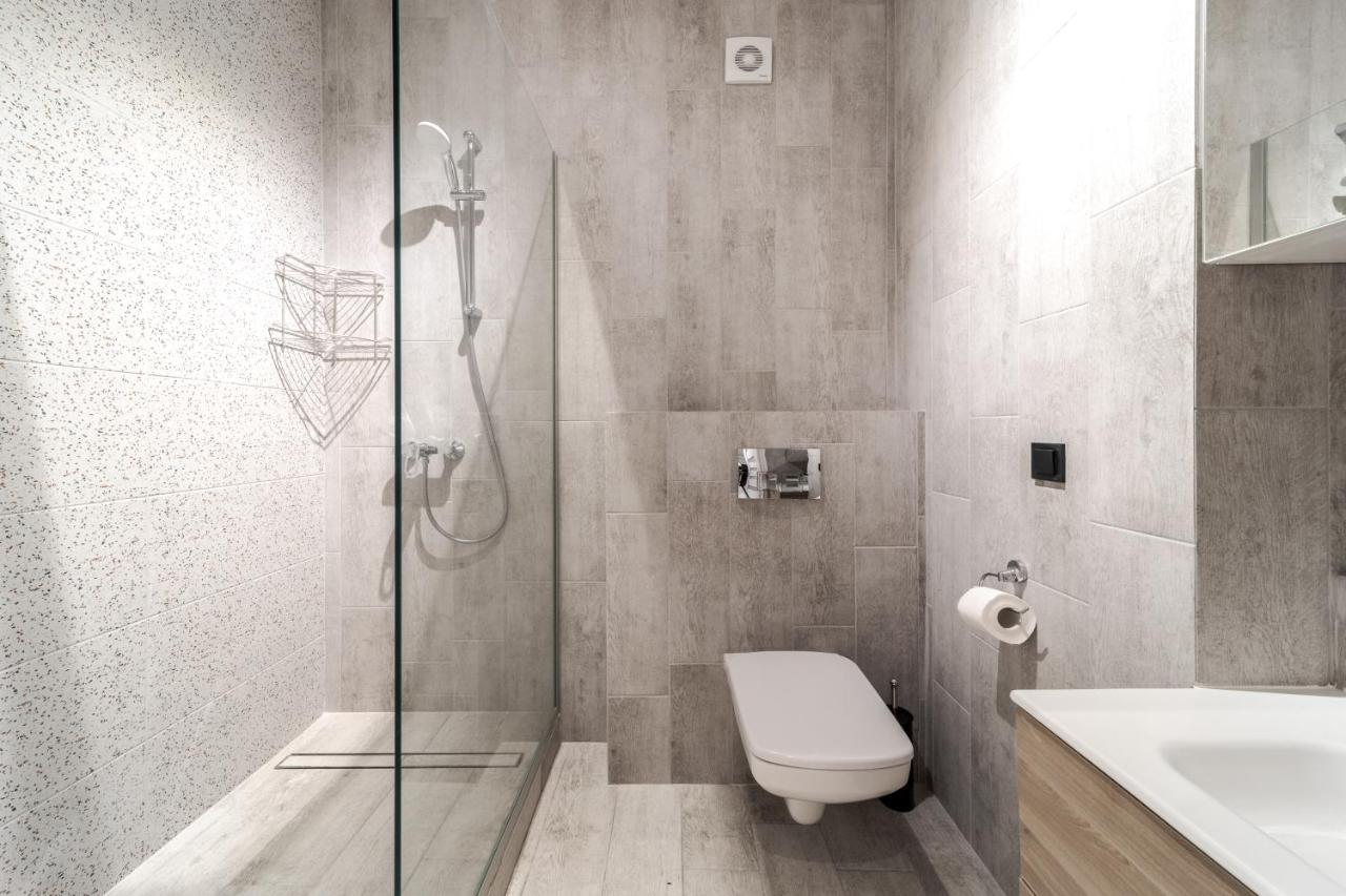 Staroevreyska Apartment B Lviv Bagian luar foto