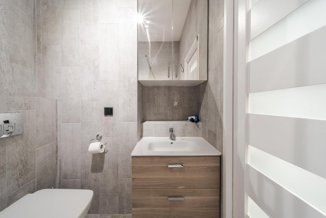 Staroevreyska Apartment B Lviv Bagian luar foto